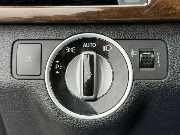 2012 Mercedes E-Class — Miniatură 13