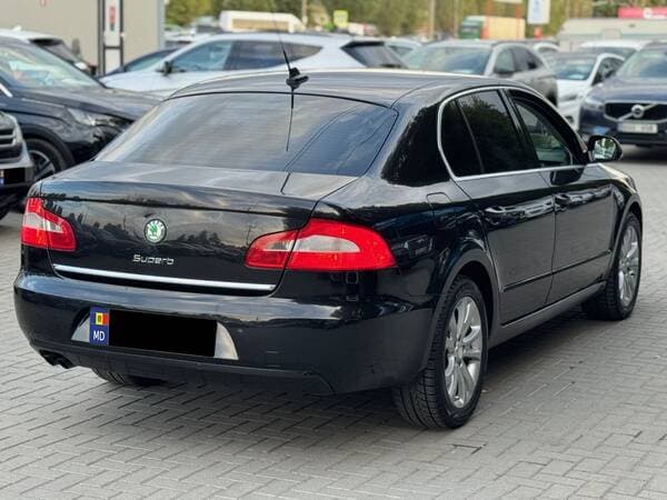 2009 Skoda Superb — Miniatură 3
