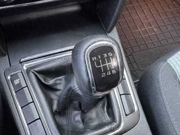 2009 Skoda Superb — Miniatură 13