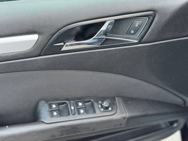 2009 Skoda Superb — Miniatură 16