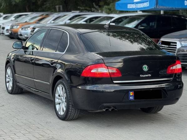 2009 Skoda Superb — Miniatură 4