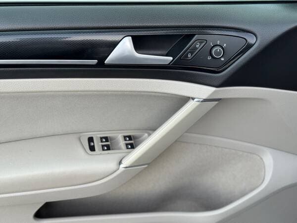 2015 Volkswagen Golf — Miniatură 11