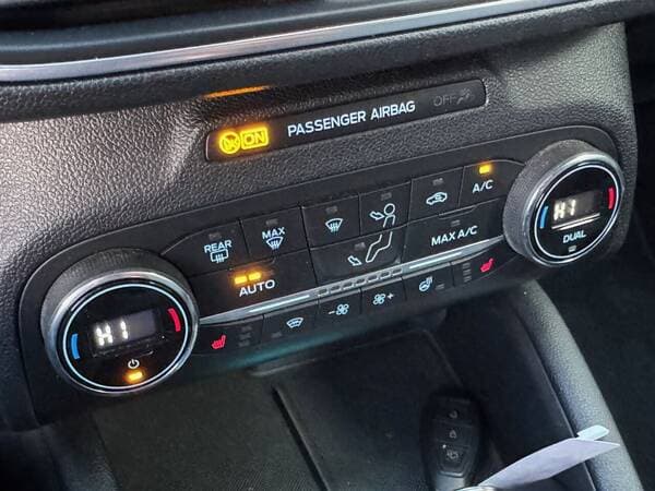 2018 Ford Focus — Miniatură 12