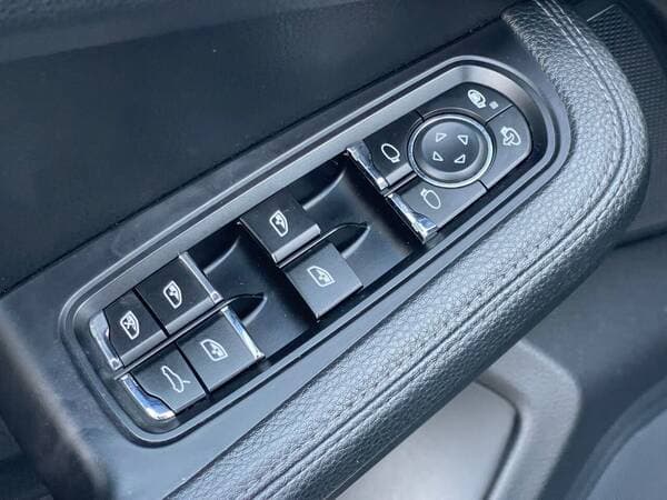 2018 Porsche Macan — Miniatură 16