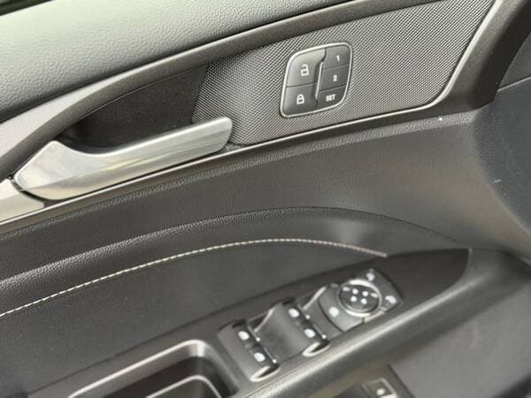 2019 Ford Fusion — Miniatură 15