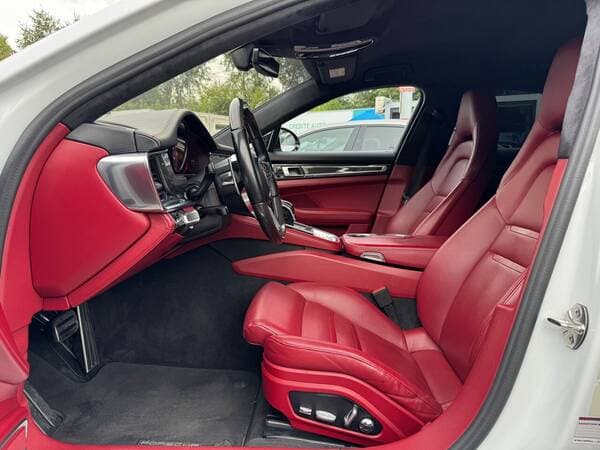 2017 Porsche Panamera — Miniatură 8