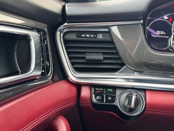 2017 Porsche Panamera — Miniatură 19