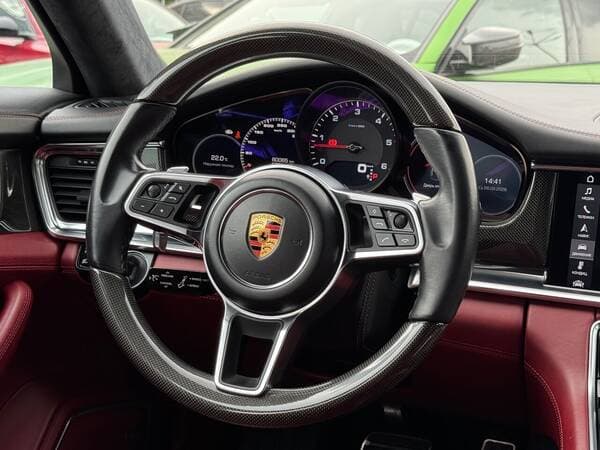 2017 Porsche Panamera — Miniatură 12