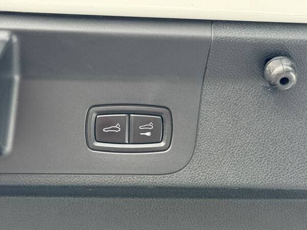 2017 Porsche Panamera — Miniatură 24