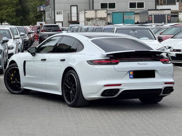 2017 Porsche Panamera — Miniatură 4