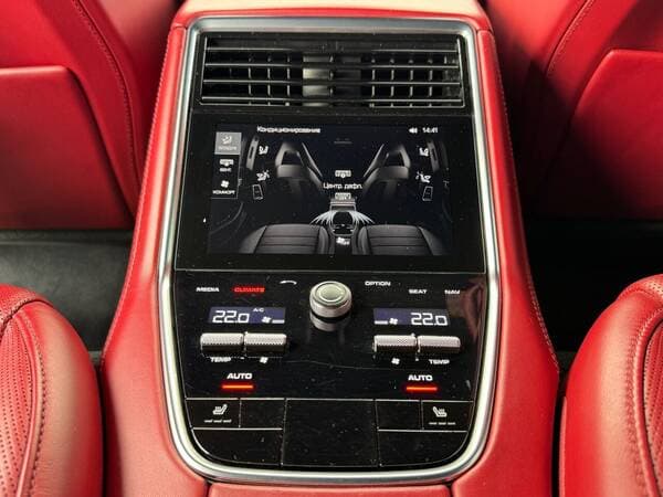 2017 Porsche Panamera — Miniatură 17