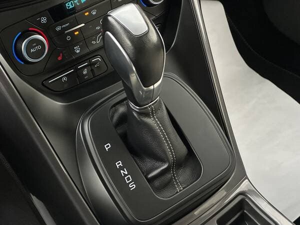 2017 Ford Kuga — Miniatură 15