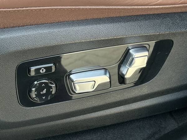 2021 BMW X7 — Miniatură 26