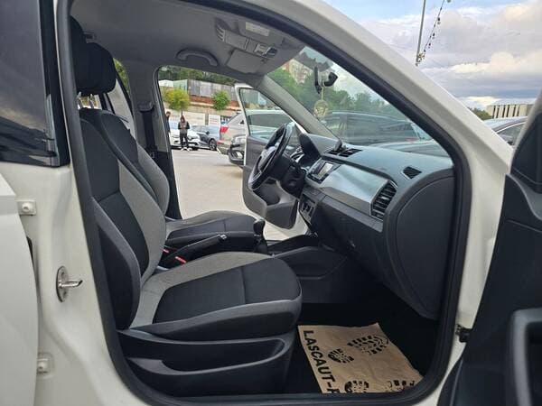 2015 Skoda Fabia — Miniatură 6