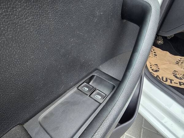 2015 Skoda Fabia — Miniatură 15