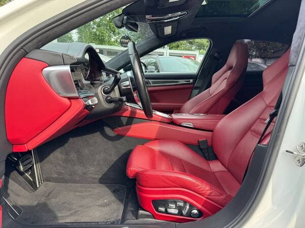 2019 Porsche Panamera GTS — Miniatură 8
