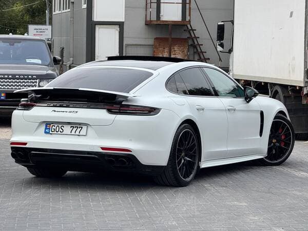 2019 Porsche Panamera GTS — Miniatură 2