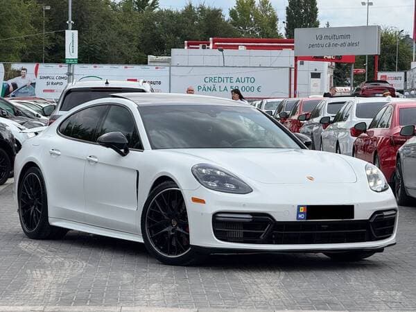 2019 Porsche Panamera GTS — Miniatură 3