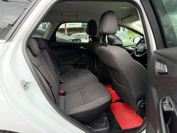 2016 Ford Focus — Miniatură 18
