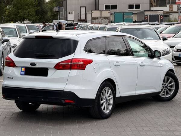 2016 Ford Focus — Miniatură 3