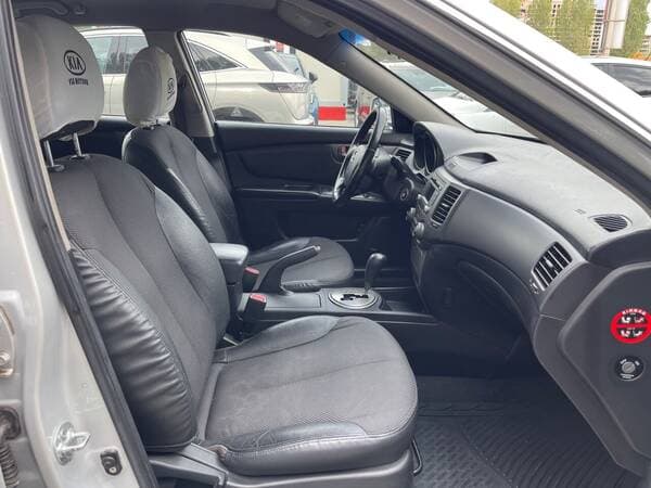 2009 Kia Magentis — Miniatură 7