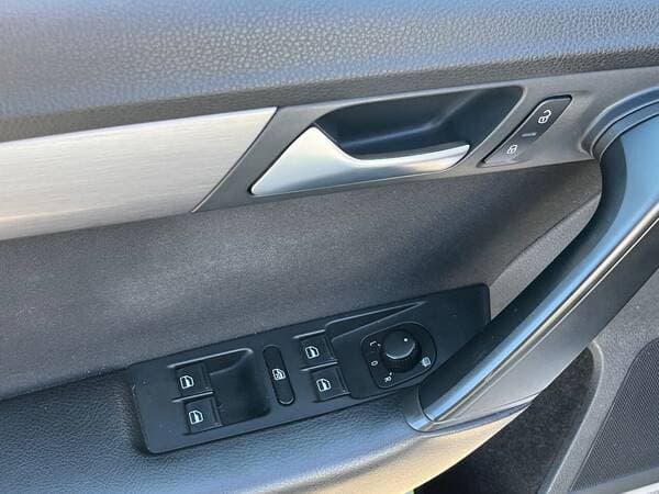 2012 Volkswagen Passat — Miniatură 13