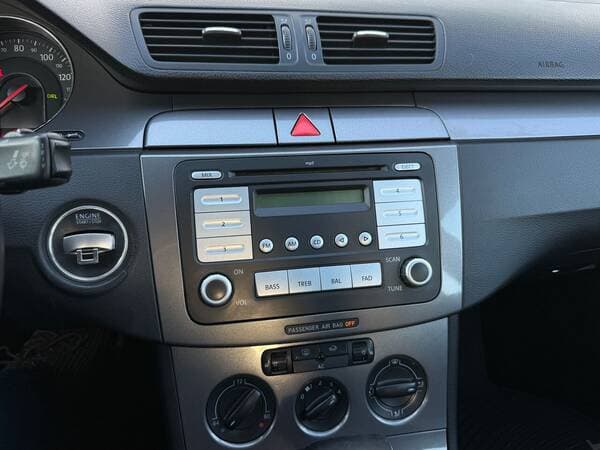 2008 Volkswagen Passat — Miniatură 9