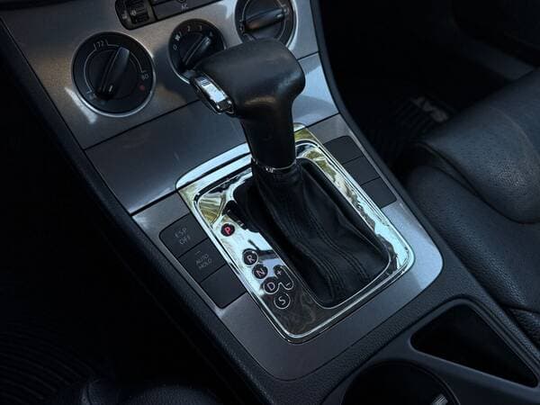2008 Volkswagen Passat — Miniatură 10