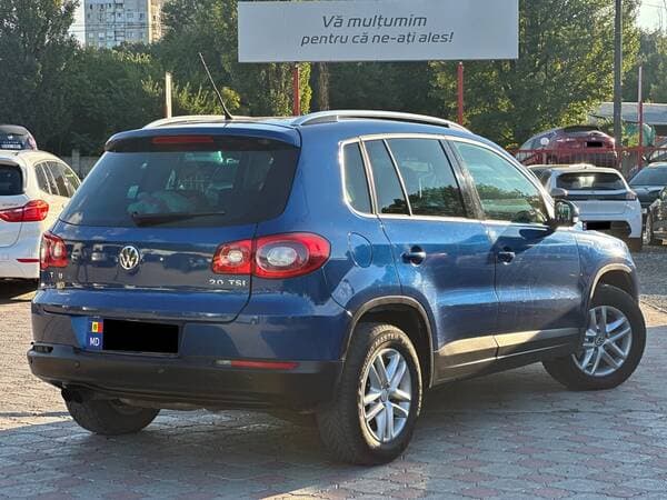 2009 Volkswagen Tiguan — Miniatură 3