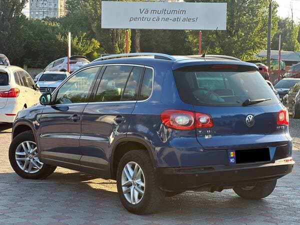 2009 Volkswagen Tiguan — Miniatură 4