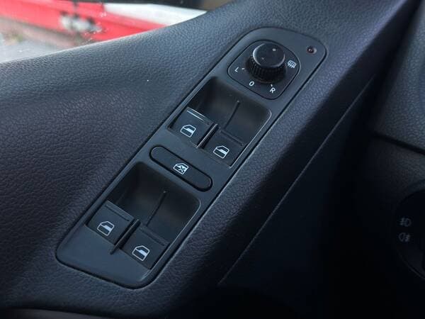 2009 Volkswagen Tiguan — Miniatură 14
