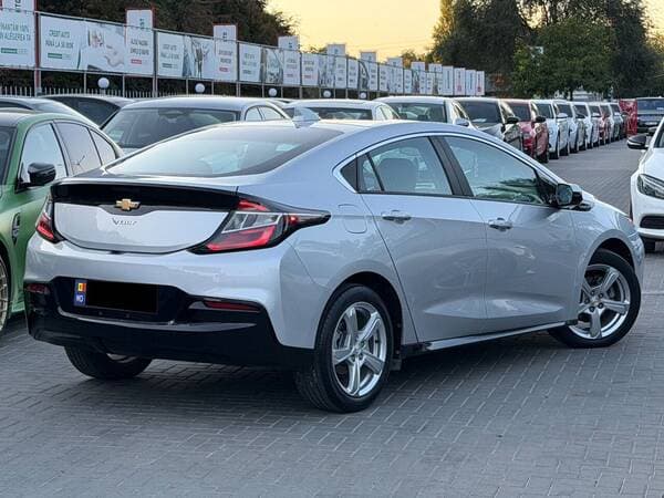 2016 Chevrolet Volt — Miniatură 3