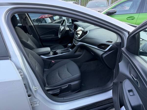 2016 Chevrolet Volt — Miniatură 7
