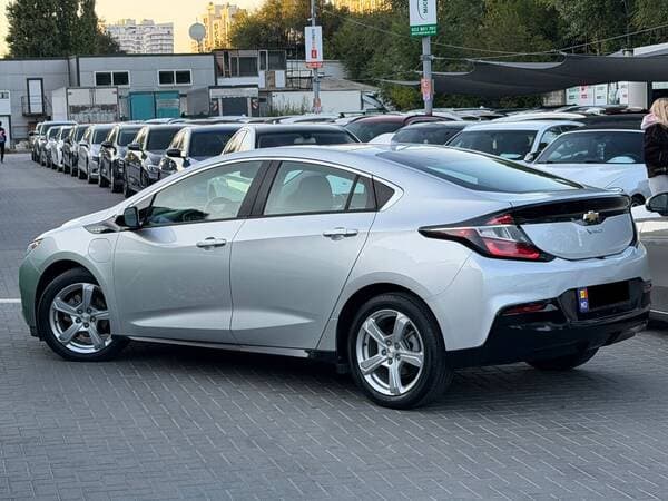 2016 Chevrolet Volt — Miniatură 4