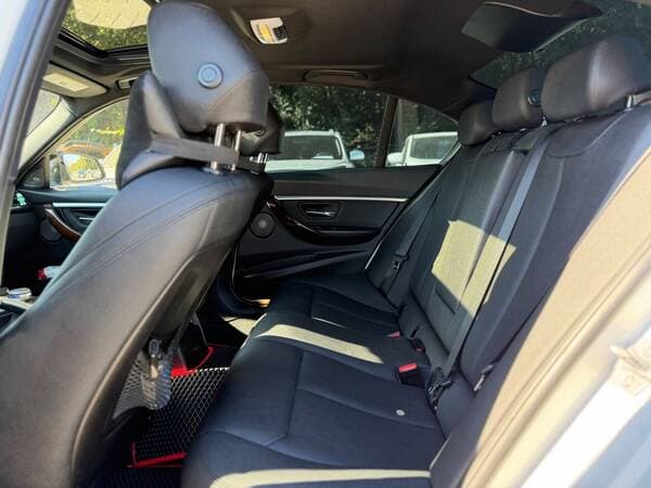 2017 BMW 330 — Miniatură 20