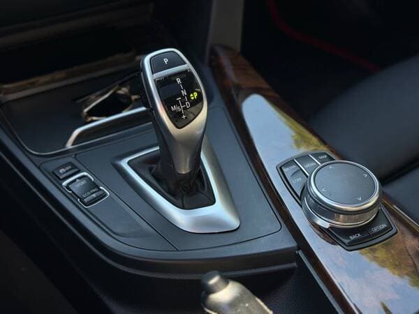 2017 BMW 330 — Miniatură 15