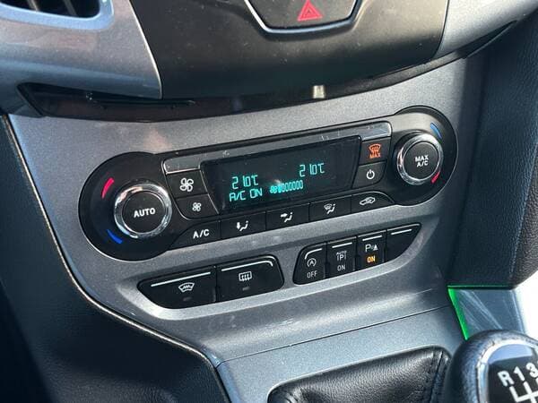 2013 Ford Focus — Miniatură 13