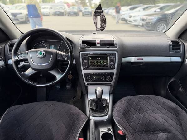 2009 Skoda Octavia — Miniatură 8