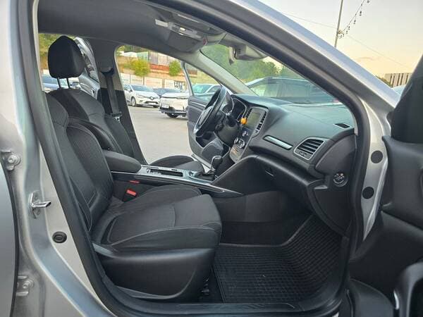 2016 Renault Megane — Miniatură 7