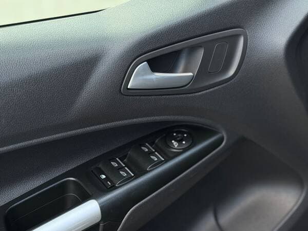 2017 Ford Tourneo Connect — Miniatură 15