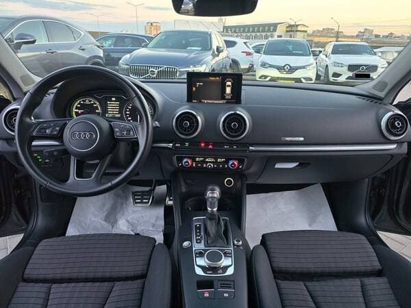 2018 Audi A3 E-tron — Miniatură 9