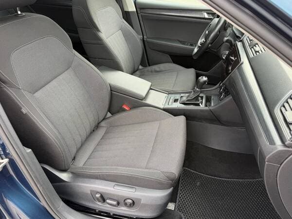 2022 Skoda Superb — Miniatură 9