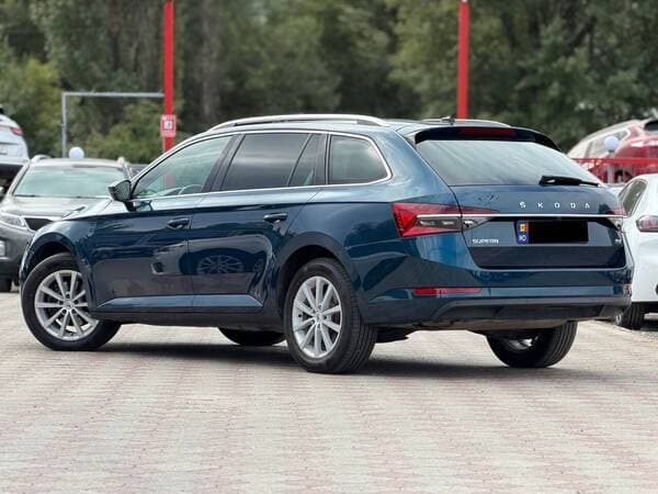 2022 Skoda Superb — Miniatură 4