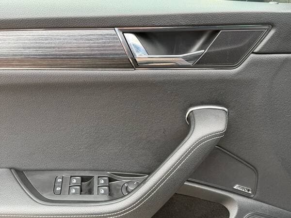 2022 Skoda Superb — Miniatură 19