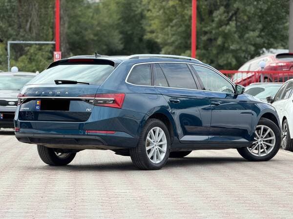 2022 Skoda Superb — Miniatură 3