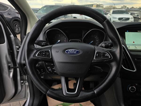 2017 Ford Focus — Miniatură 8