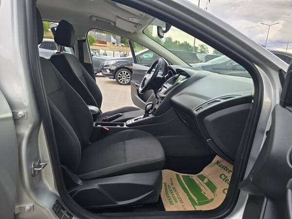 2017 Ford Focus — Miniatură 6