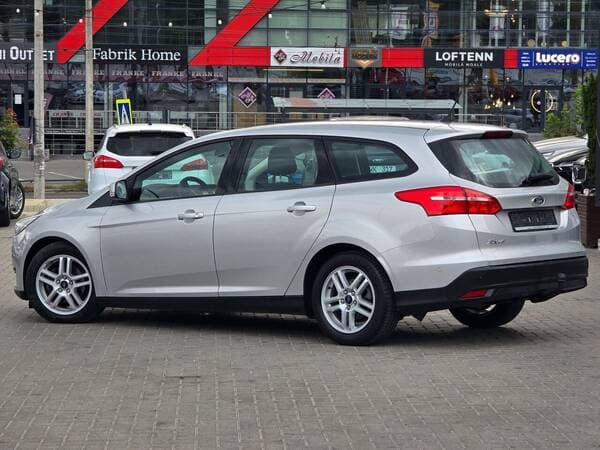 2017 Ford Focus — Miniatură 3