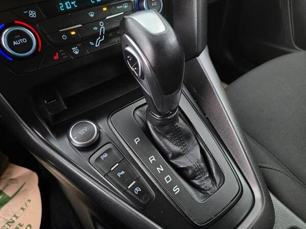 2017 Ford Focus — Miniatură 13