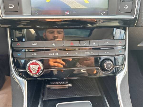 Jaguar XE 2016 — Миниатюра 13